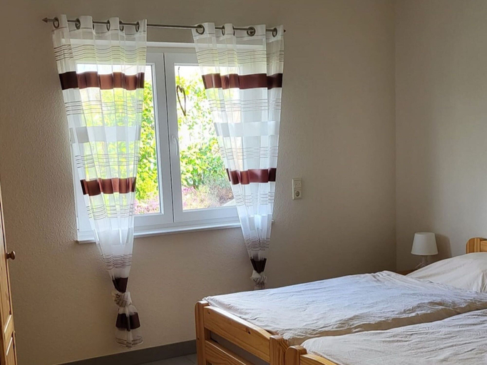 Bedroom 3, Cozy Holiday Home in Willersdorf With Pond, Waldeck-Frankenberg