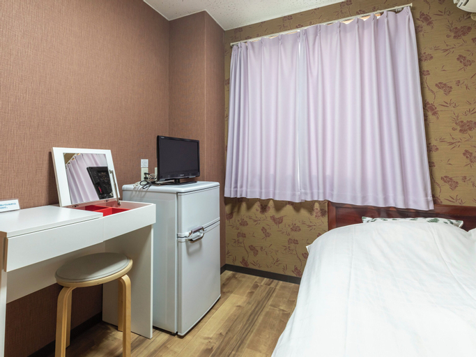 Bedroom 3, Business Hotel Kaga, Osaka