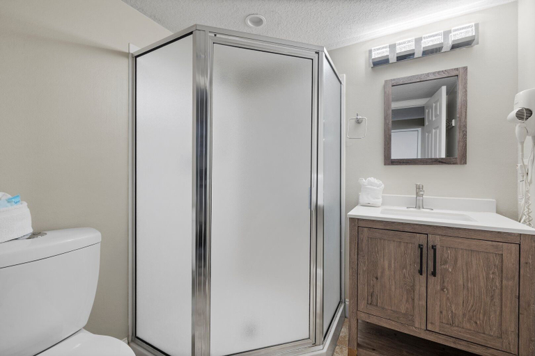Bathroom 4, Pelican Beach 1709 1 Bedroom Condo, Okaloosa
