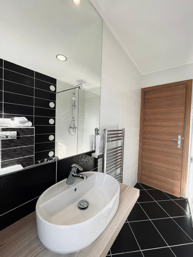 Bathroom 20