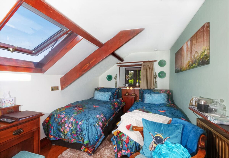 Bedroom 2, Tregondale Manor Farm, Cornwall