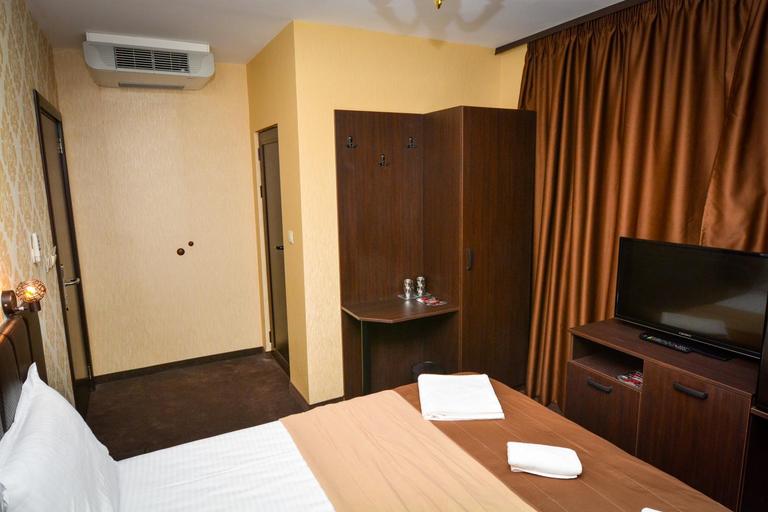 Bedroom 4, Guest house VRAZHDEBNA, Stolichna
