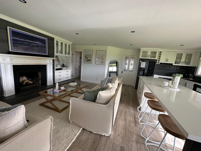 Others 5, Serenity by the Sea Cottage in Apollo Bay with Jacuzzi, Colac-Otway - South