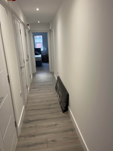 Others 4, Modern 3 Bedrooms Apt. 01 - Camberley, Surrey