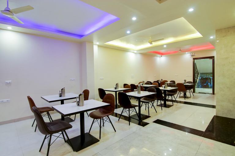 Food & Drinks, Hotel Smart Signature, Delhi