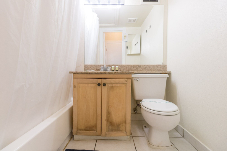 Bathroom, 465 City View Hollywood Beach, Broward