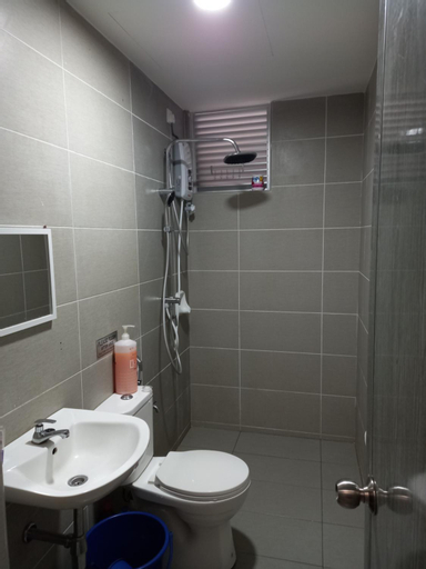 Bedroom 5, SAFIYYA HOMES MERU RAYA - WIFI/NETFLIX, Kinta