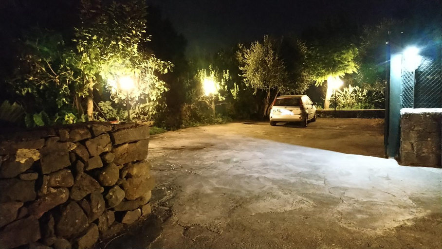 Others 4, B&B CasaNera, Catania