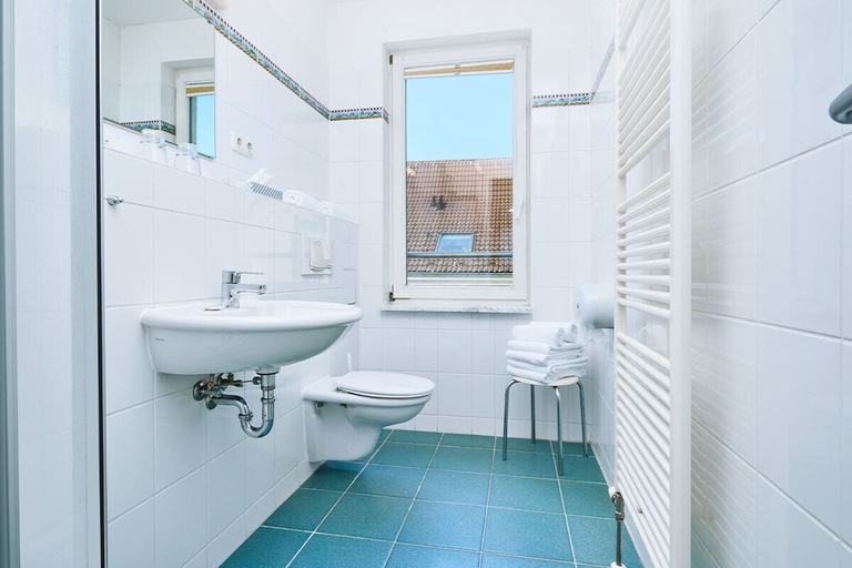 Bathroom 5, Appartementhaus Haus Strandperle, Vorpommern-Greifswald
