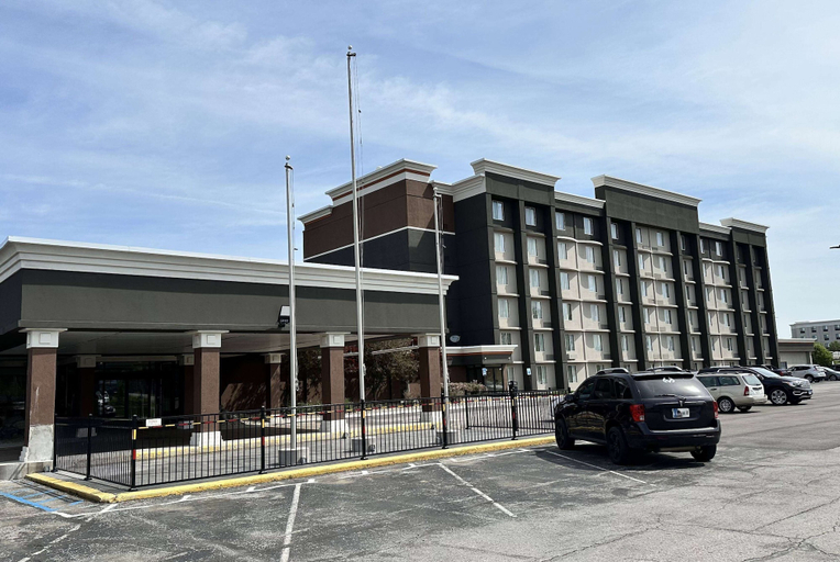 Exterior & Views 2, La Quinta Inn & Suites by Wyndham Indianapolis South, Marion