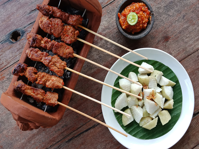 Food & Drinks 13