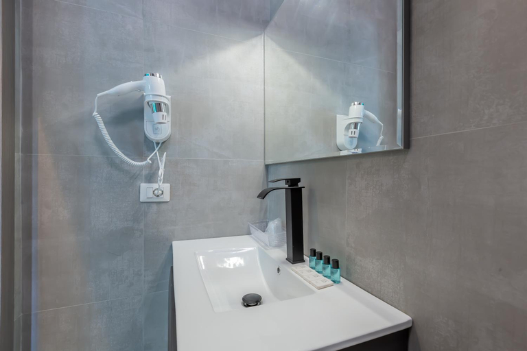 Bathroom 2, Hyper Lodge Termini GuestHouse, Rome
