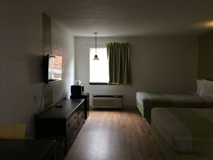 Bedroom 3, Motel 6 Augusta, KS, Butler