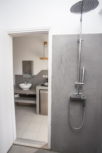 Bathroom 4, Tinas Plus Hotel, South Aegean
