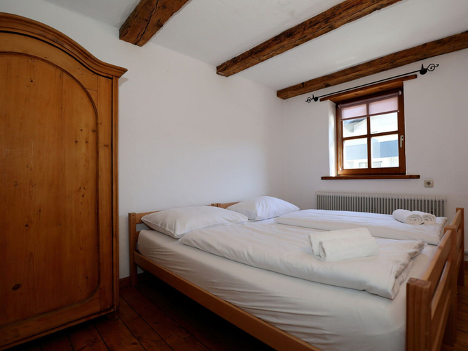 Room 4, Apartment in Uttendorf Near Ski Slopes, Zell am See
