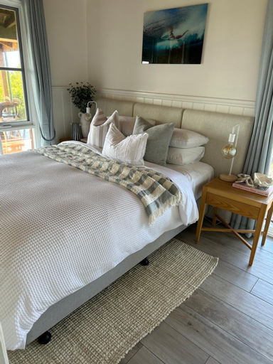Bedroom 2, Serenity by the Sea Cottage in Apollo Bay with Jacuzzi, Colac-Otway - South