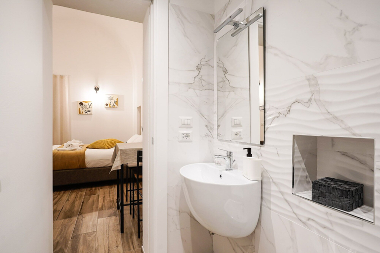 Bathroom 2, siAmo Bari Apartments by Wonderful Italy, Bari