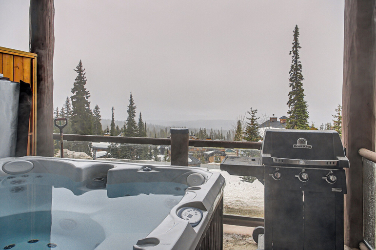 Sport & Beauty, Snowy Creek by Okanagan Premier, Kootenay Boundary