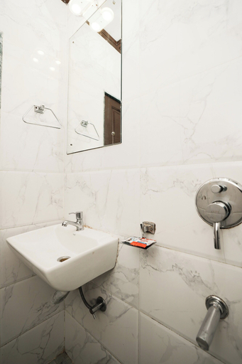 Bathroom 4, Hotel Airport Metro, Mumbai Suburban