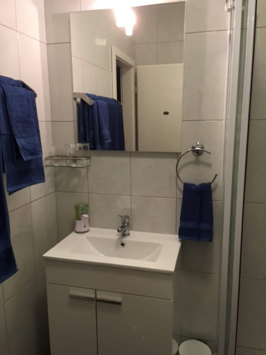 Bathroom, S&A Apartment, Sutivan