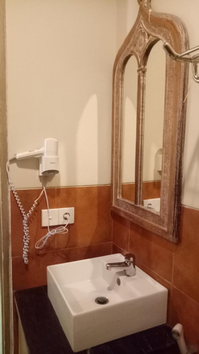 Bathroom 4