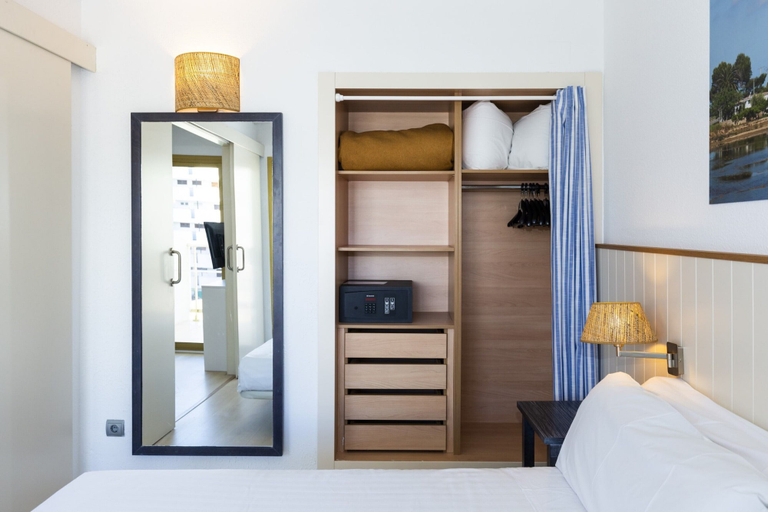 Bedroom 2, Acacias Apartamentos Salou, Tarragona