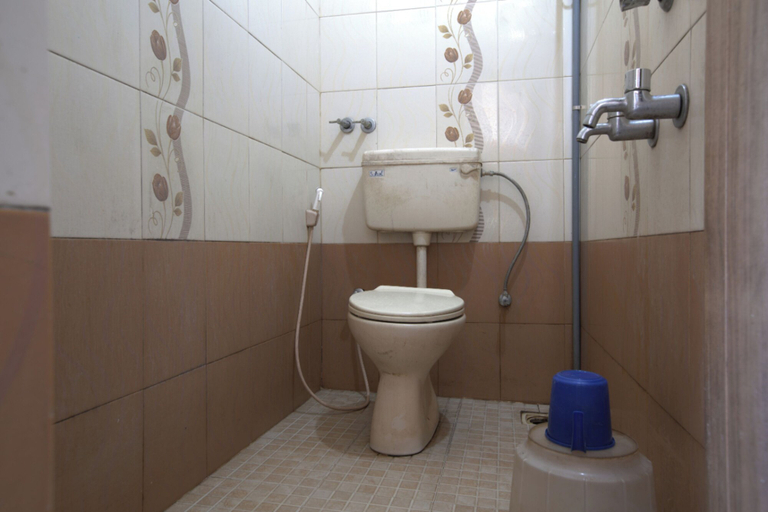 Bathroom 3, JAYA BHARATHI LODGE, Kanniyakumari