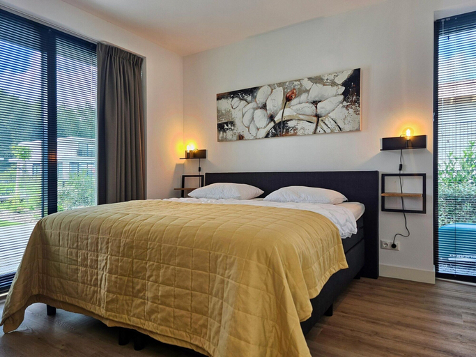 Others 3, Luxury Villa With Veranda, Canoe, Zeewolde