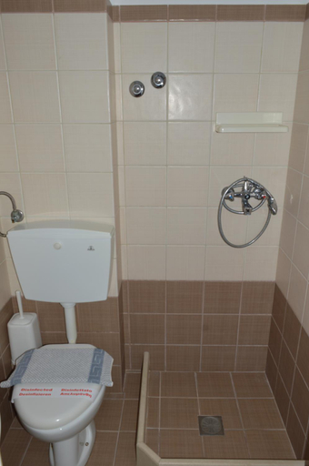 Bathroom 4, Pansion Katerina, Thessaly