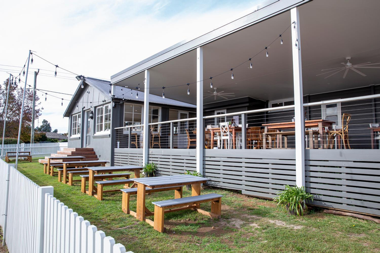 Exterior & Views 1, Robertson Public House and Kitchen, Wingecarribee