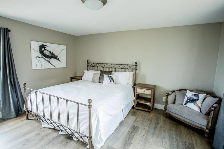 Bedroom 2, Rellik House. Winery and Alpaca Farm, Jackson