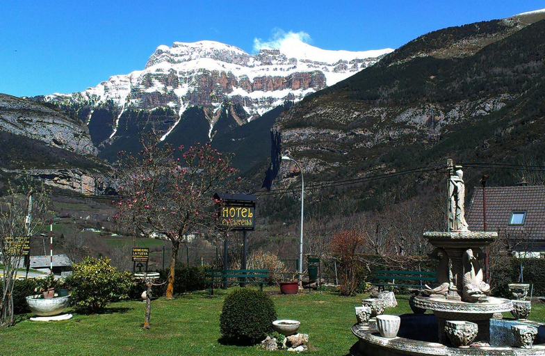 Others 5, Edelweiss Hotel, Huesca