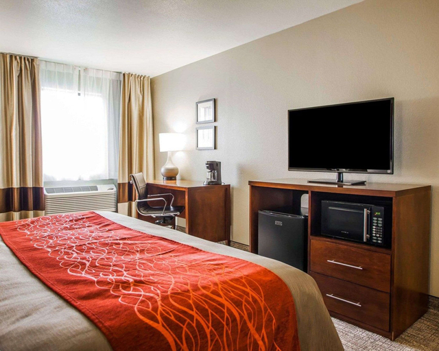 Bedroom 3, Comfort Inn Marshalltown South, Marshall