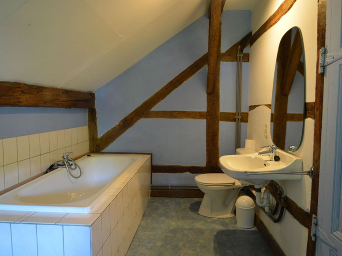 Bathroom, Well kept gite, short distance from the river and forest., Liège