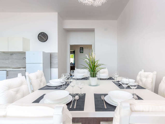 Others 4, Gorgeous Home With Swimming Pool, Hot Tub & Sea View, Crikvenica