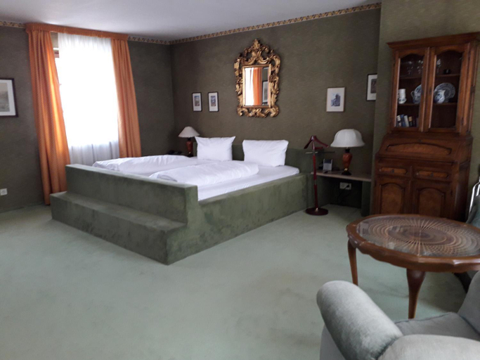 Others 4, Hotel Feiler, Forchheim
