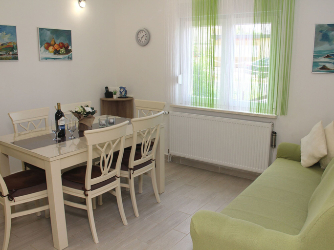 Others 5, Apartment with Terrace, Primošten