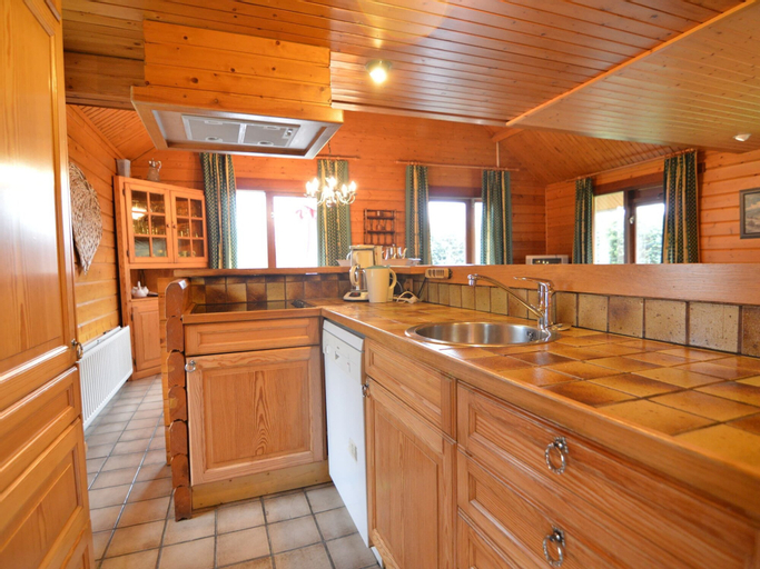 A wooden chalet located in a quiet and green, Liège