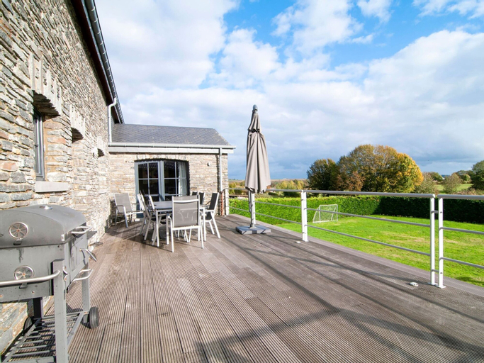 Spacious Holiday Home in Nafraiture with Garden, Namur