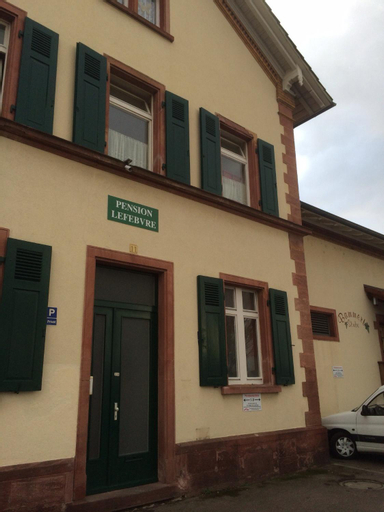 Exterior 8