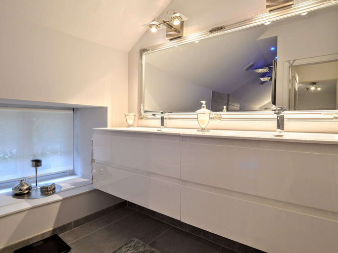 Bathroom 3, Stylish Stay With Pool, Jalhay, Liège