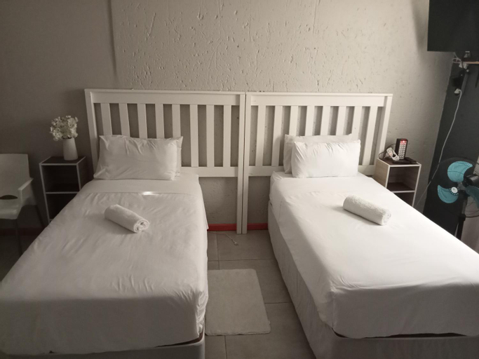 Bedroom 5, BARAKA mtata !, O.R.Tambo