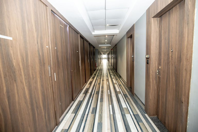 Hotel Regents, Surat