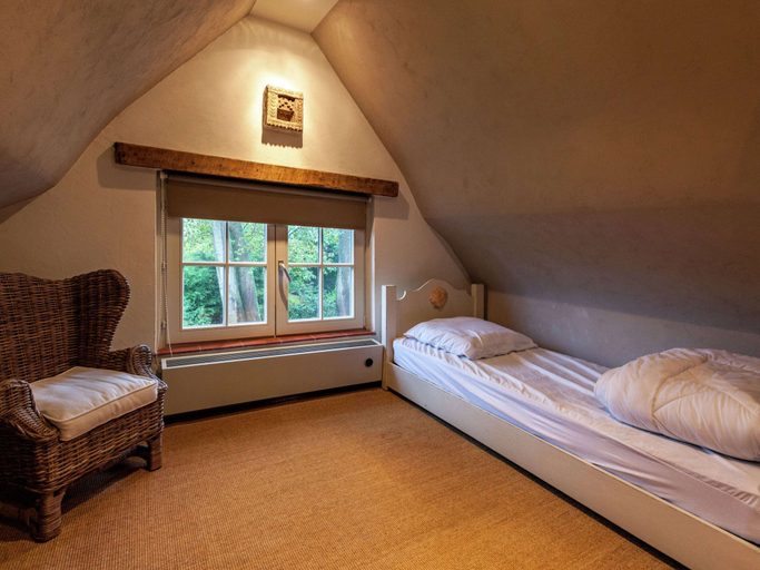 Bedroom 3, Aesthetic Coastal Villa in Koksijde, West-Vlaanderen