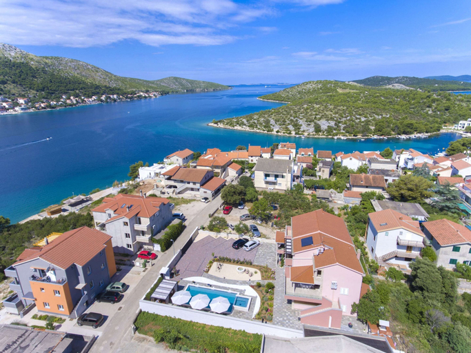 Exterior & Views 2, Exquisite Villa with Private Hot Tub in Grebaštica, Šibenik