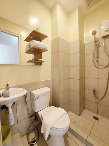 Bathroom 3, airobedz Manila- A Value Hotel, Pasay City
