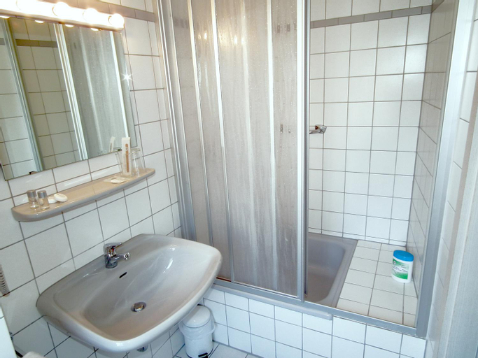 Bathroom 4