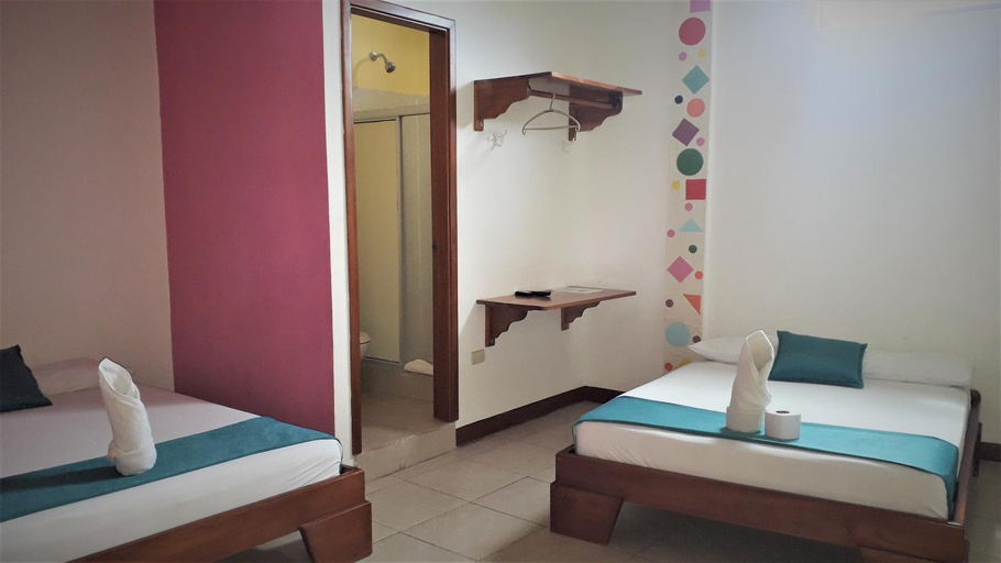 Others 2, Hostal El Pinzon, Santa Cruz