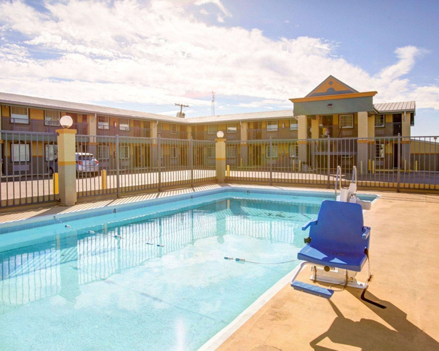 Sport & Beauty 4, Econo Lodge Temple, Bell