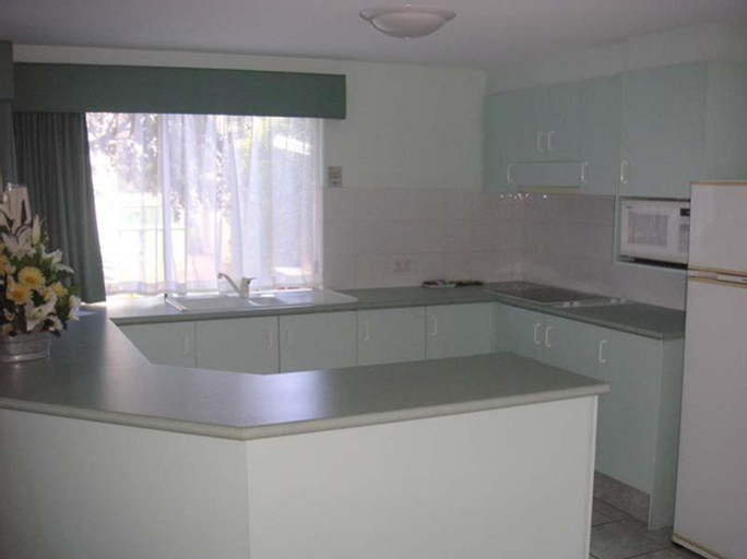 Dining Room, Runaway Bay Motor Inn, Gold Coast